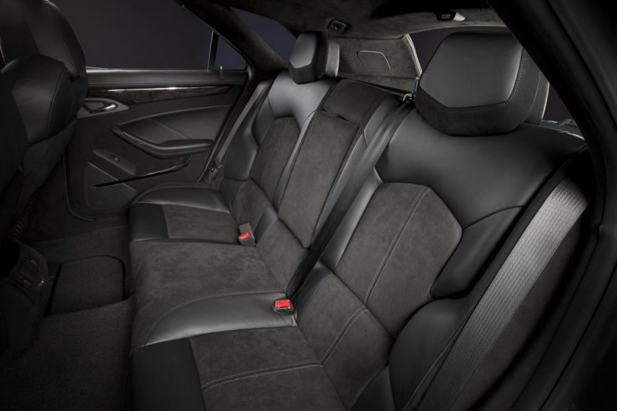  Cadillac CTS-V Sport Wagon 2011 года  (фото 62 из 73)